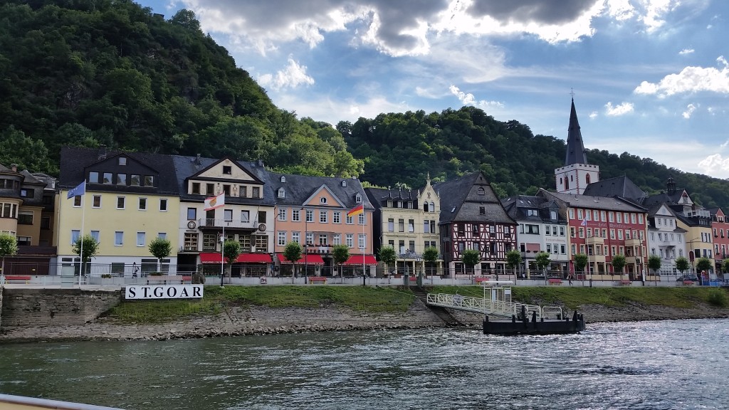 St. Goar is so freaking beautiful and this shot was pure luck. We were on the ferry and I just happen to catch the light just so. Gah! So much loveliness! I do love the collaboration here between the natural and human-made beauty. 